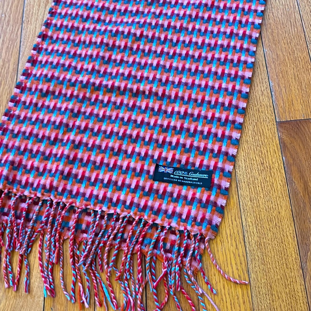 100% cashmere made in Scotland scarf